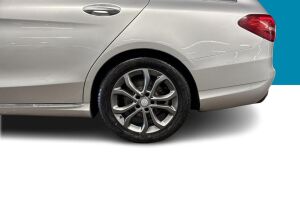 Mercedes-Benz C esikatselu 13