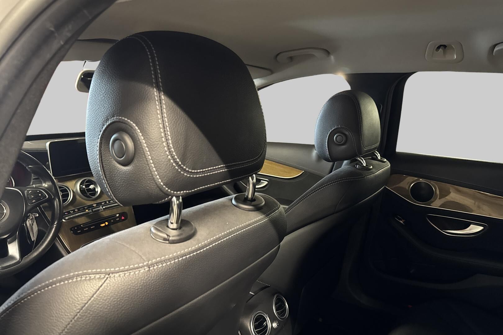 Mercedes-Benz C iso kuva 15