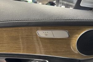 Mercedes-Benz C esikatselu 20