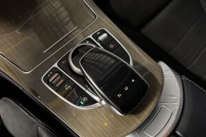 Mercedes-Benz C esikatselu 22