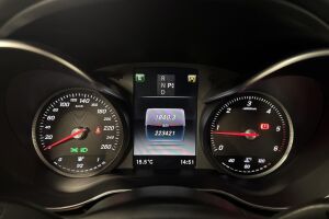 Mercedes-Benz C esikatselu 24