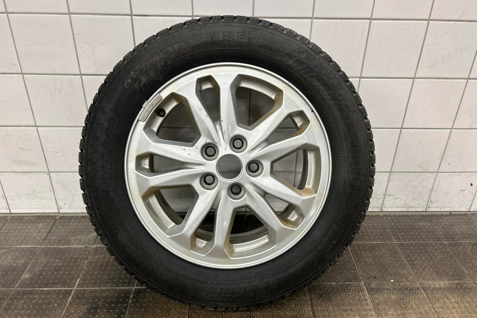 Ford Transit Connect iso kuva 14