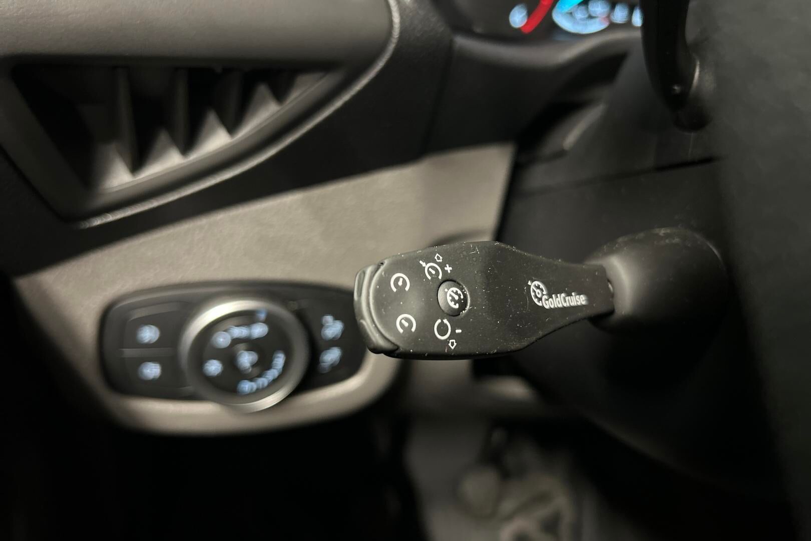 Ford Transit Connect iso kuva 21