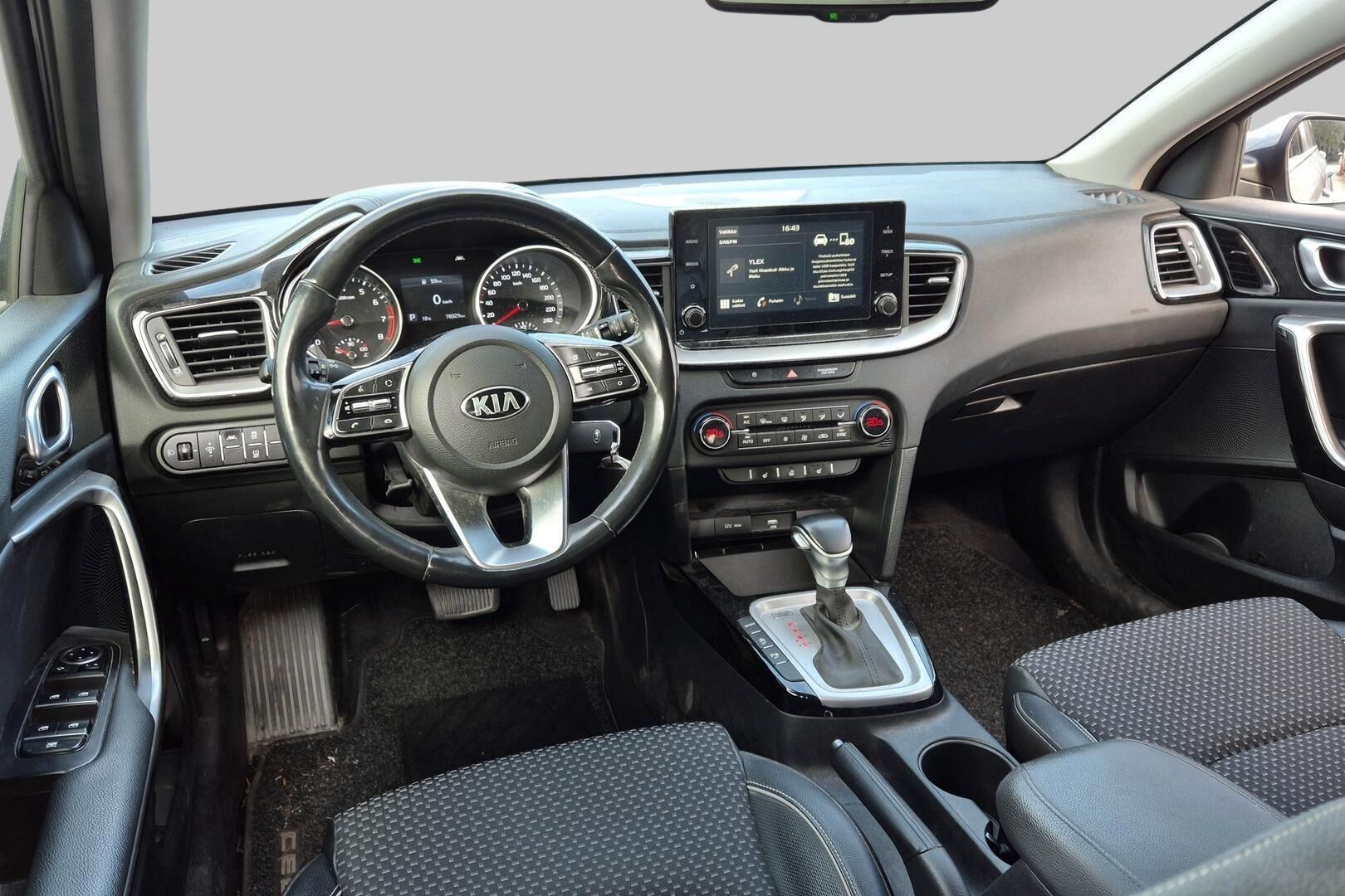 Kia Ceed iso kuva 1