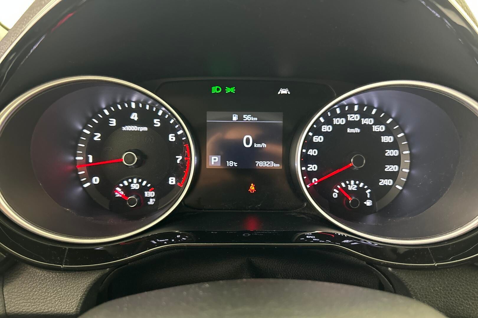 Kia Ceed iso kuva 13