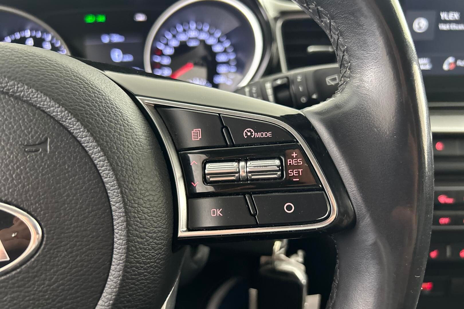 Kia Ceed iso kuva 14