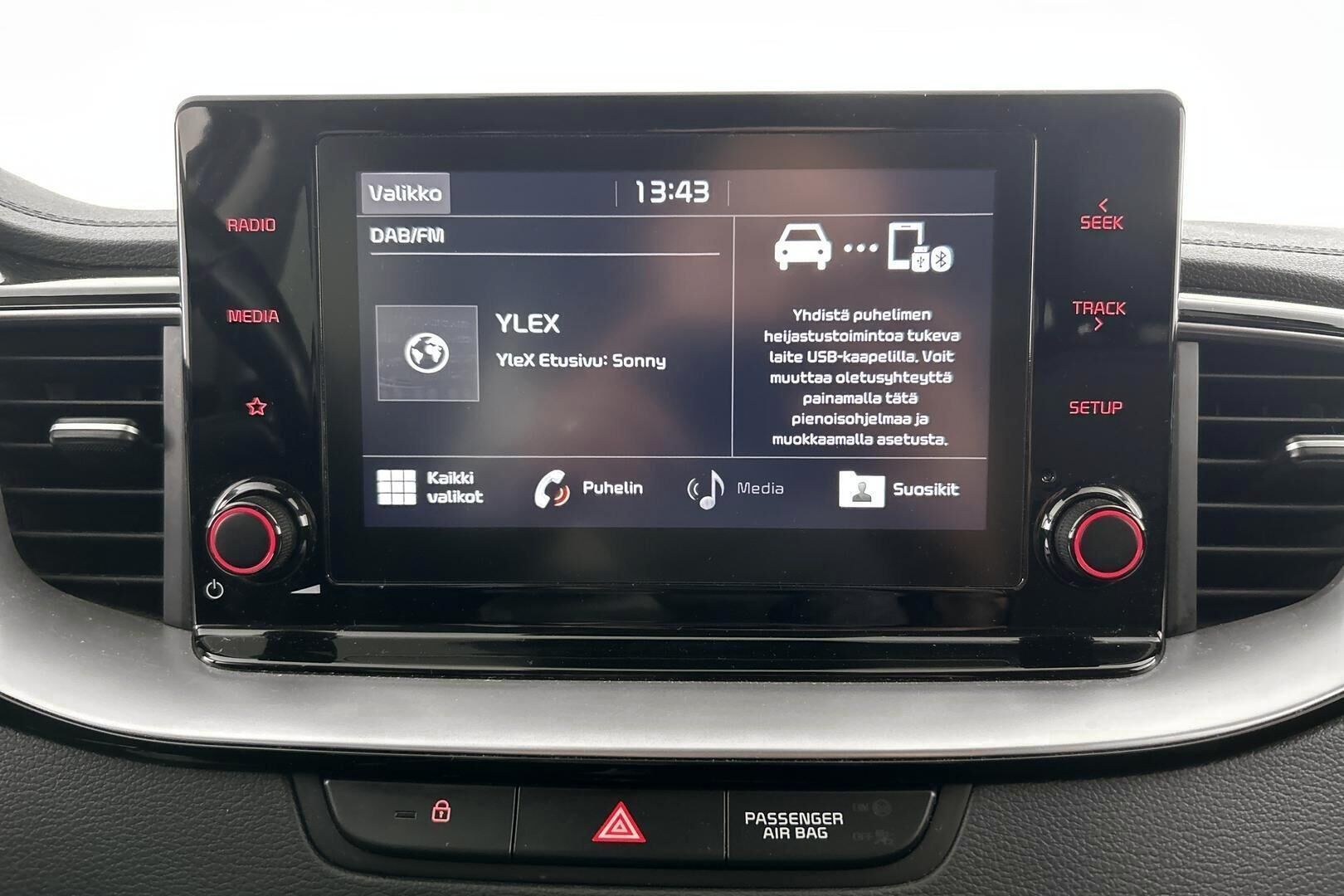 Kia Ceed iso kuva 20