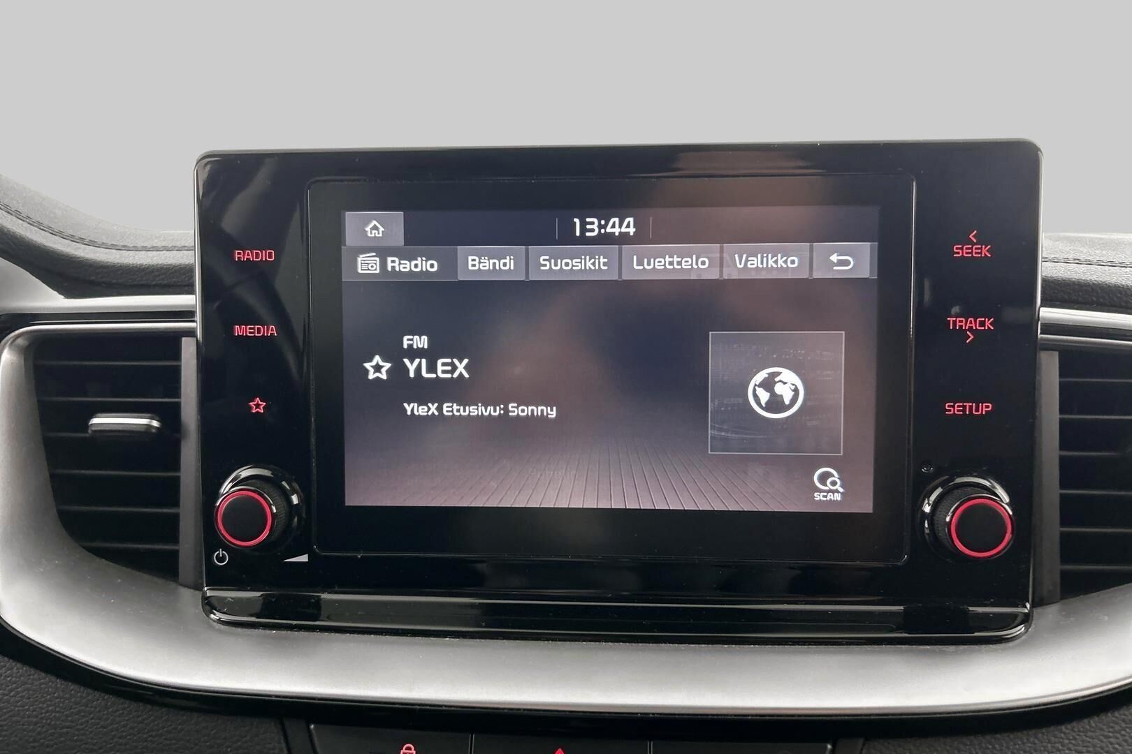Kia Ceed iso kuva 23