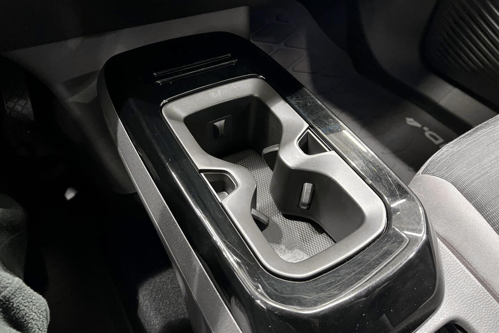 Volkswagen ID.4 iso kuva 25