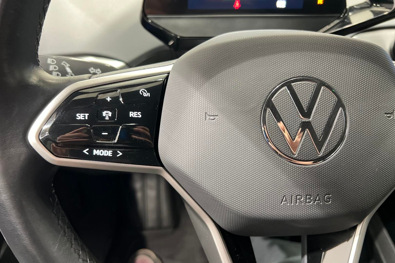 Volkswagen ID.4 iso kuva 28