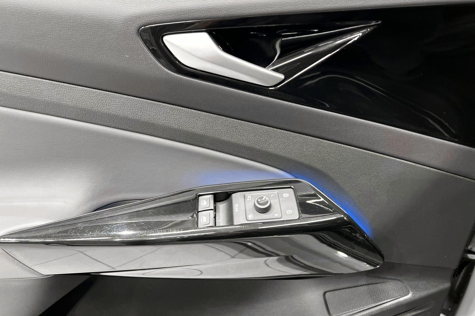 Volkswagen ID.4 iso kuva 30