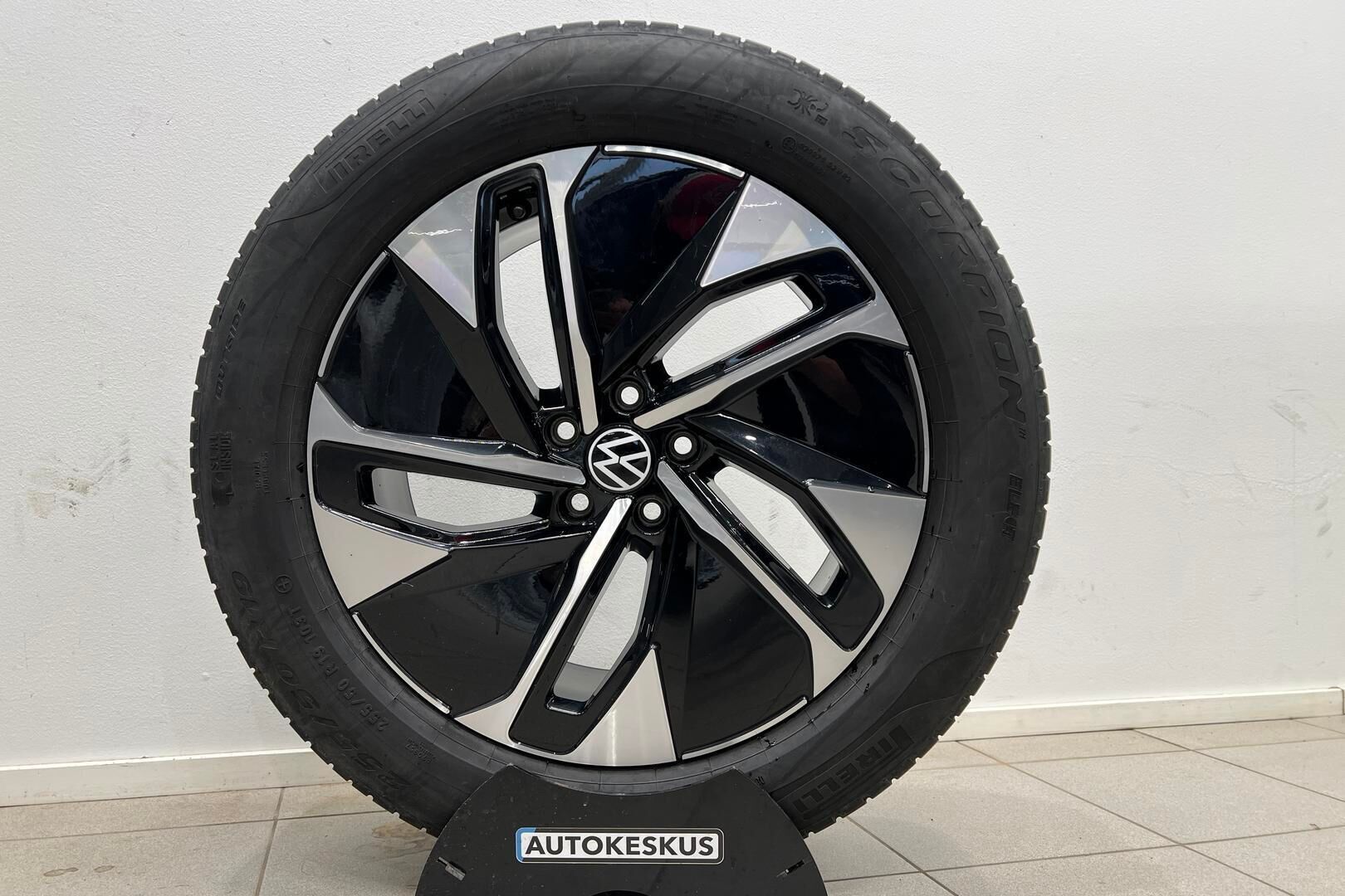 Volkswagen ID.4 iso kuva 33