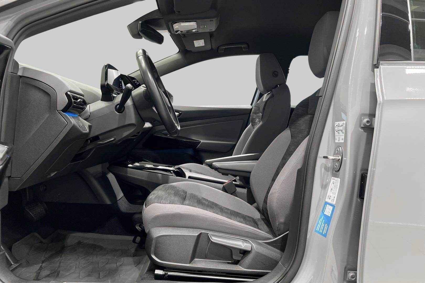 Volkswagen ID.4 iso kuva 8