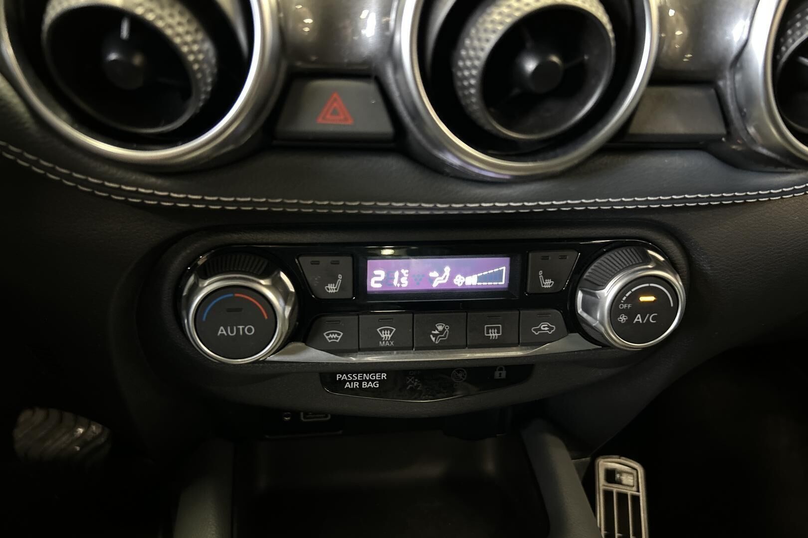 Nissan Juke iso kuva 19