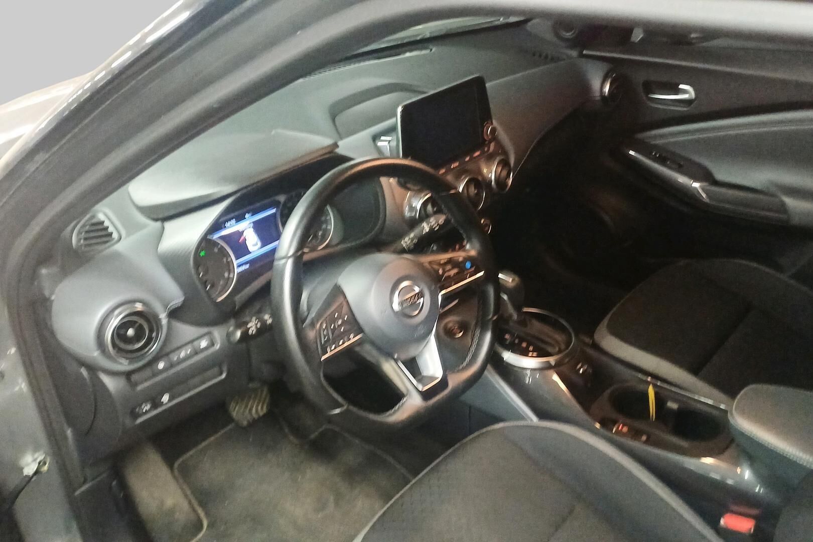 Nissan Juke iso kuva 2