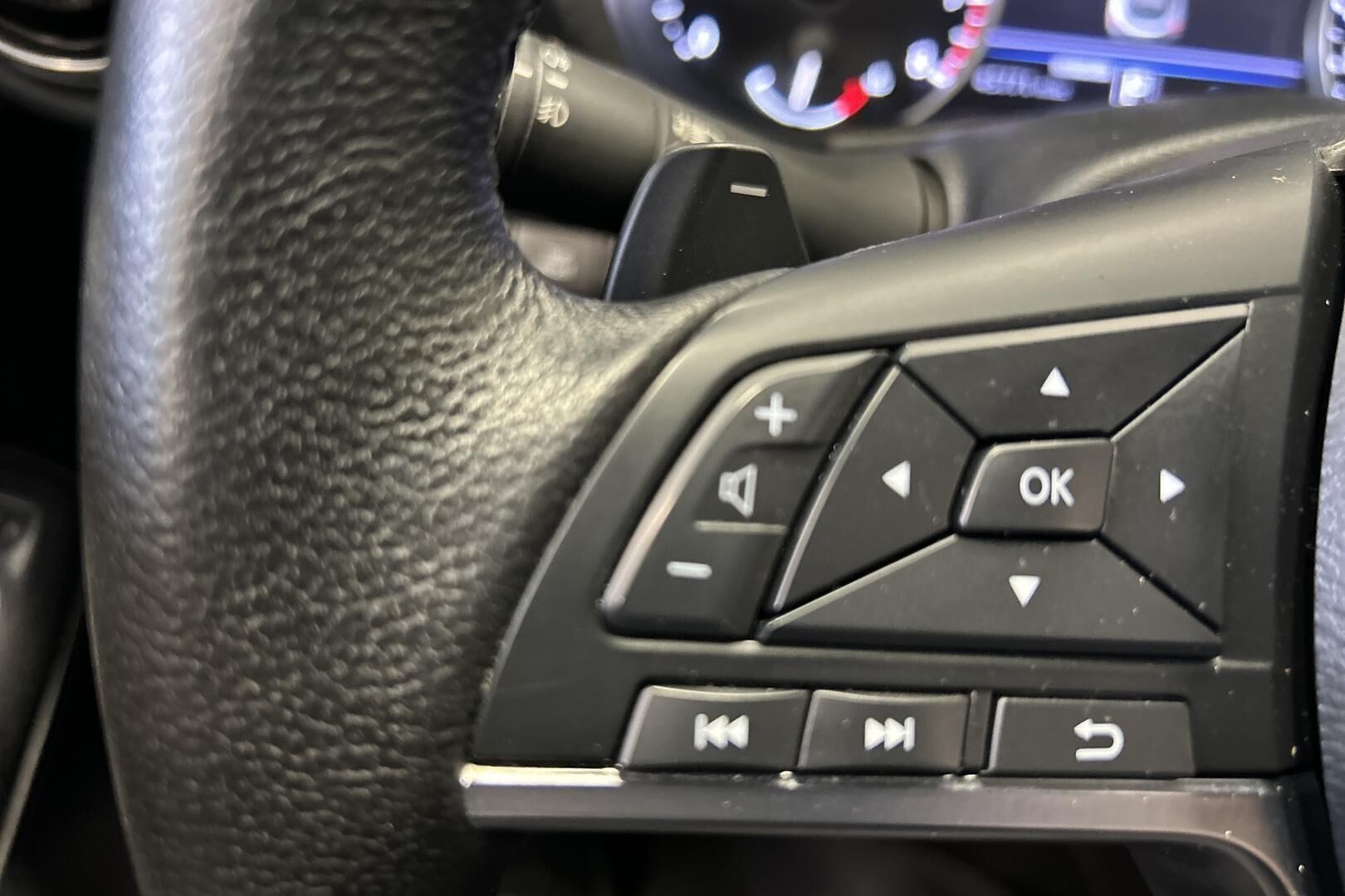 Nissan Juke iso kuva 24