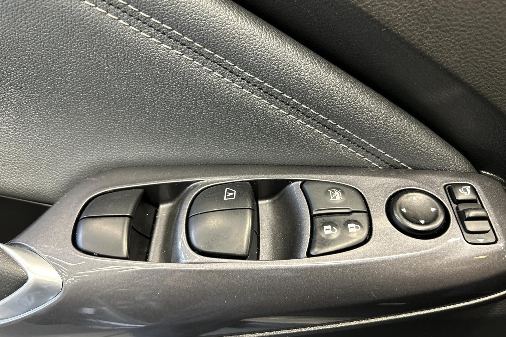 Nissan Juke iso kuva 27