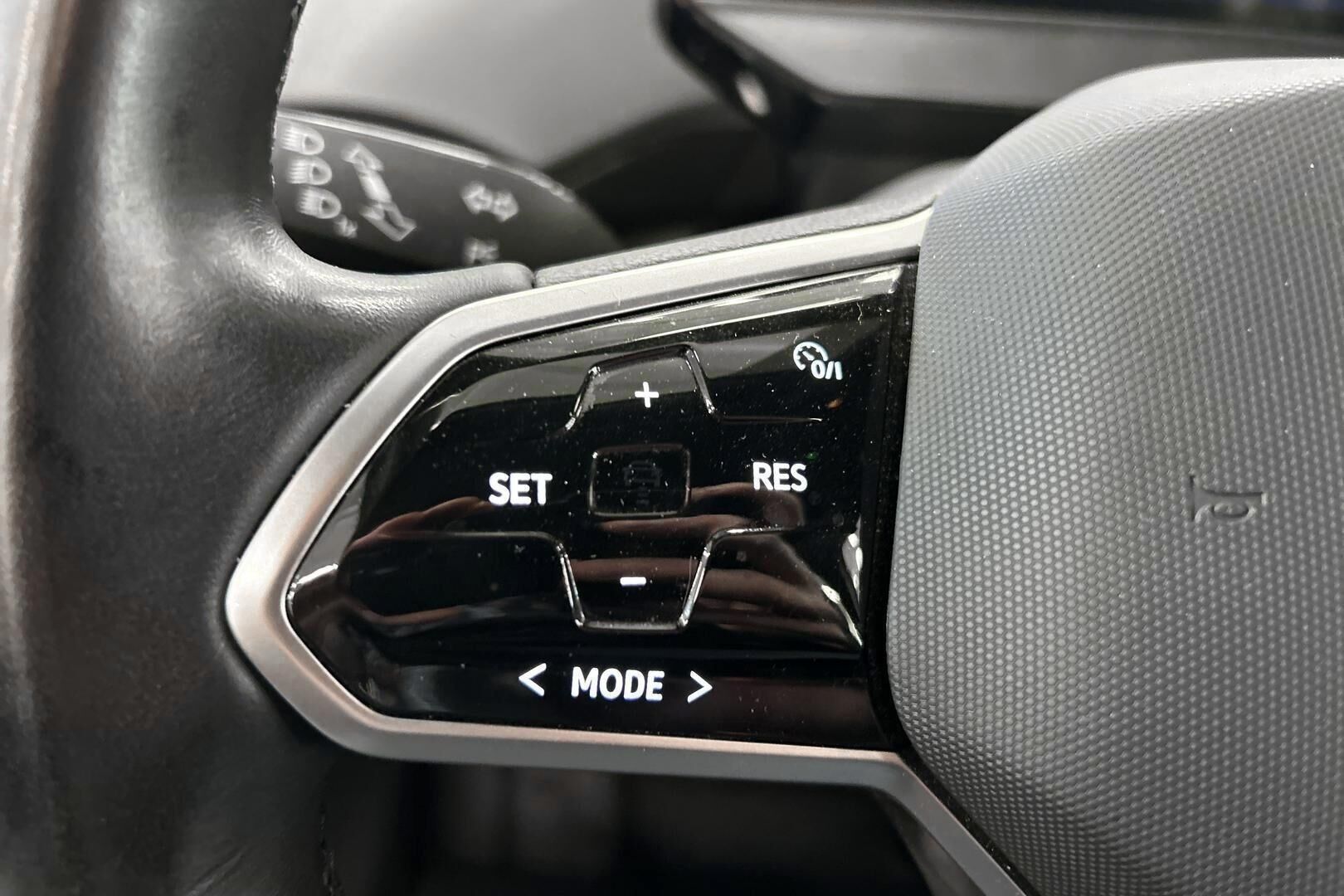 Volkswagen ID.4 iso kuva 22