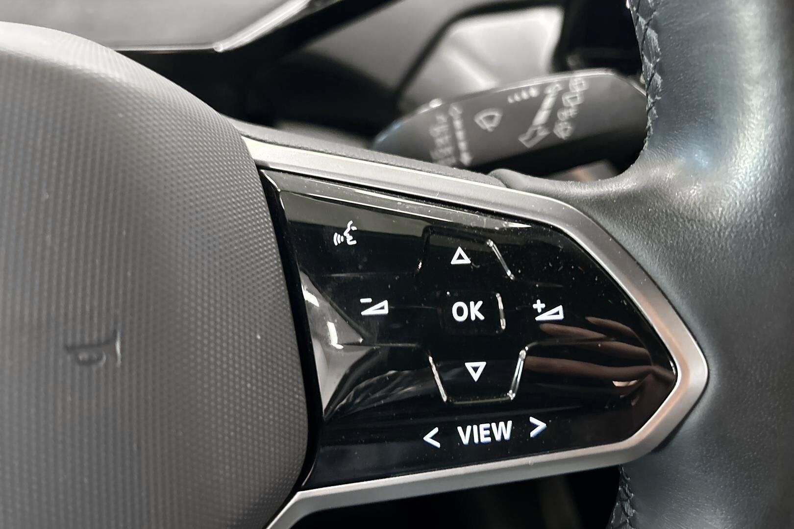 Volkswagen ID.4 iso kuva 23