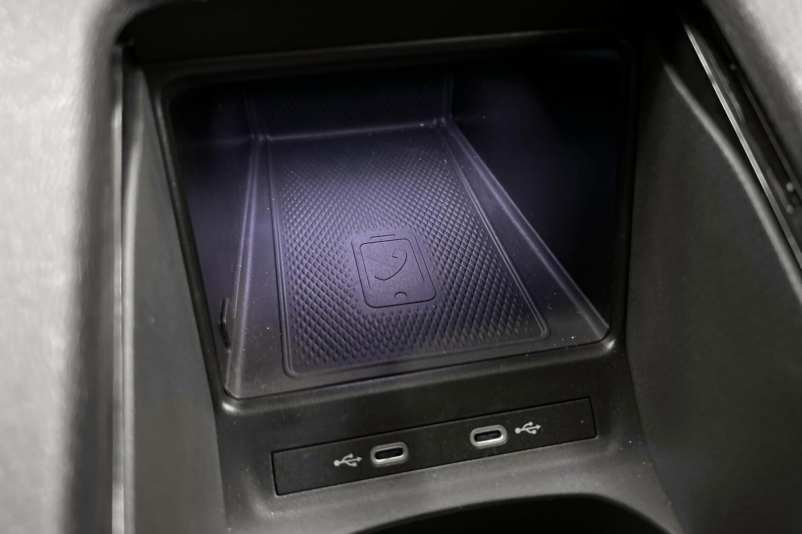 Volkswagen ID.4 iso kuva 27