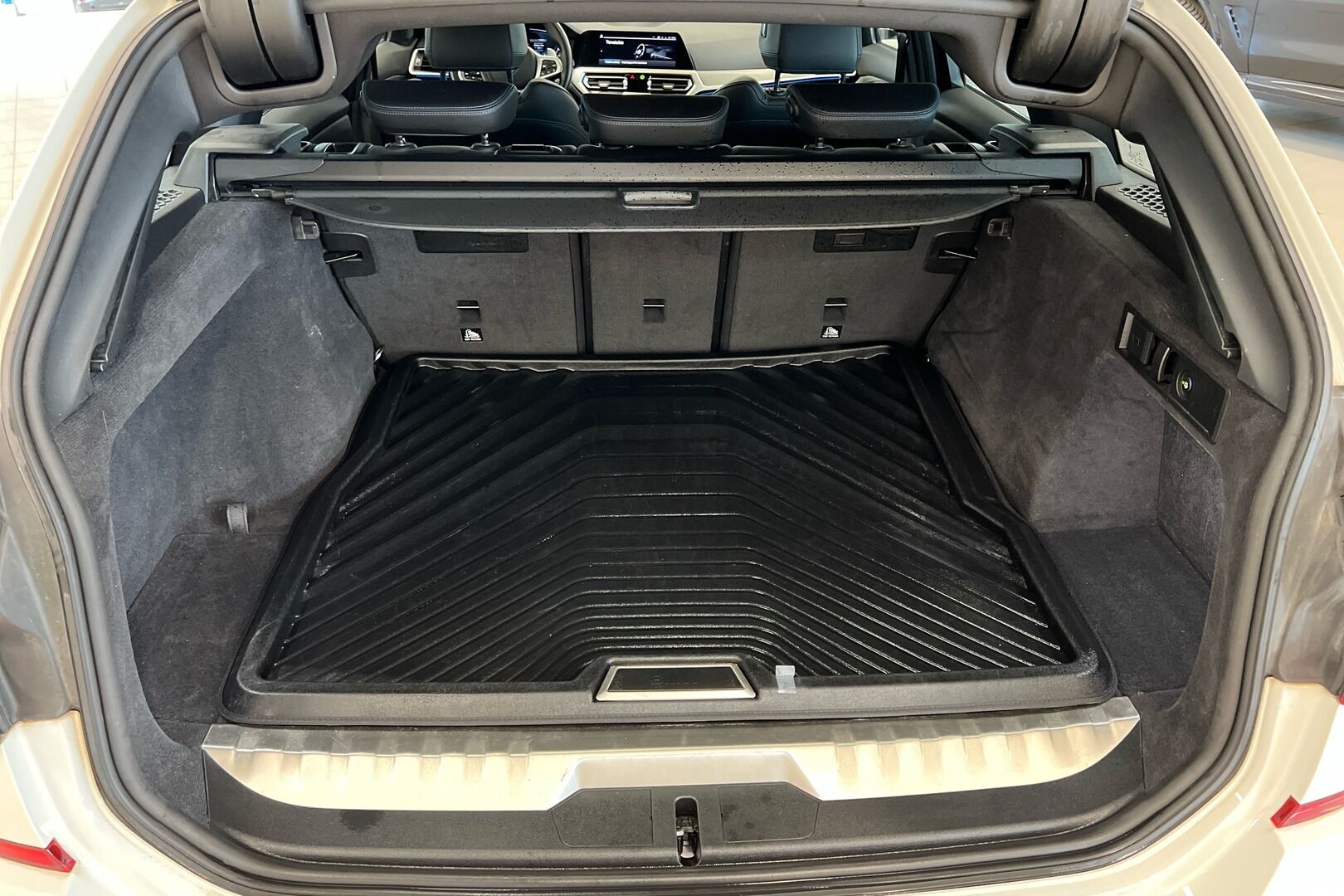 BMW 3-sarja iso kuva 10