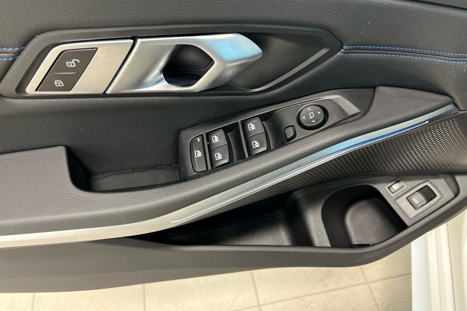 BMW 3-sarja iso kuva 19