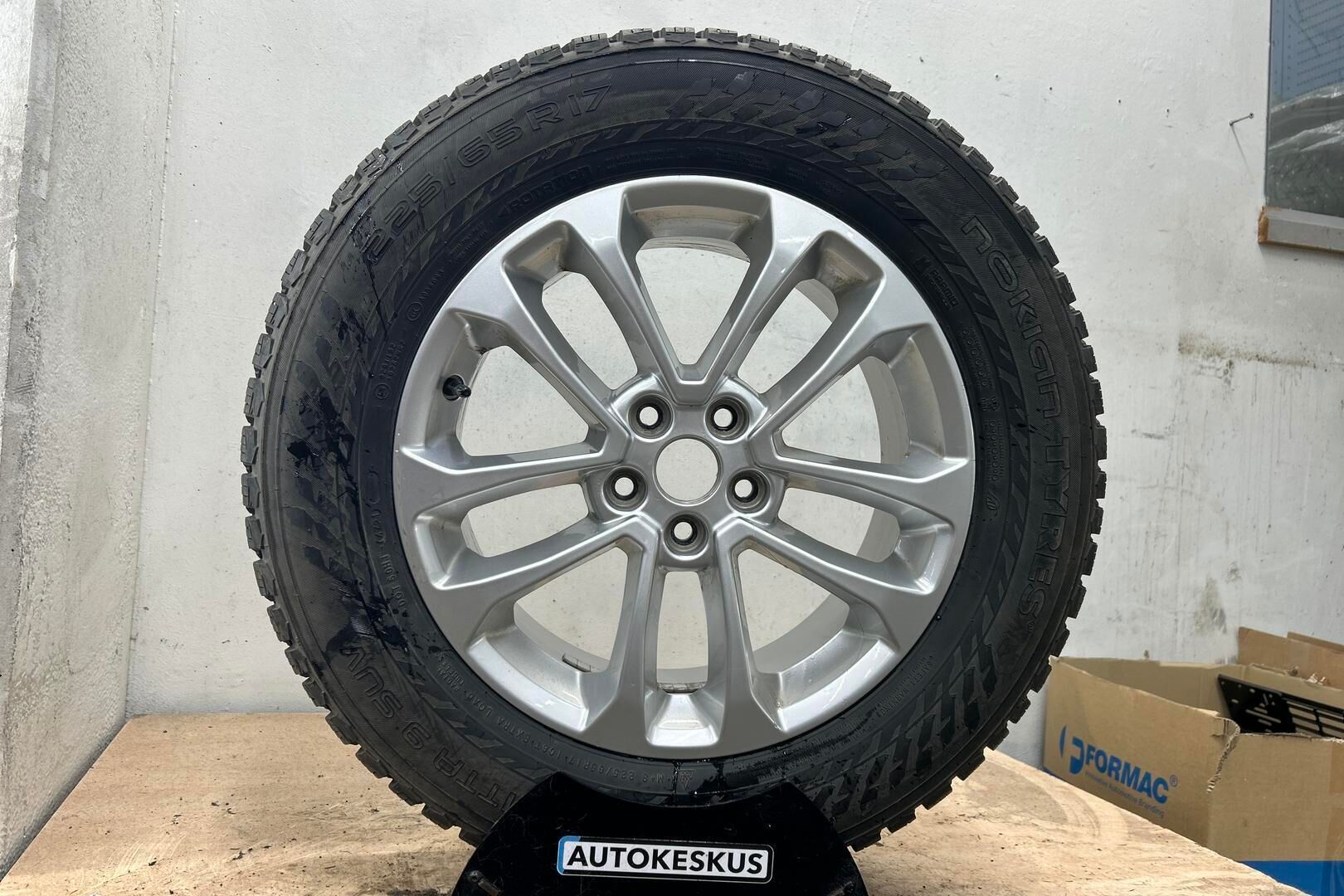 Ford Kuga iso kuva 13