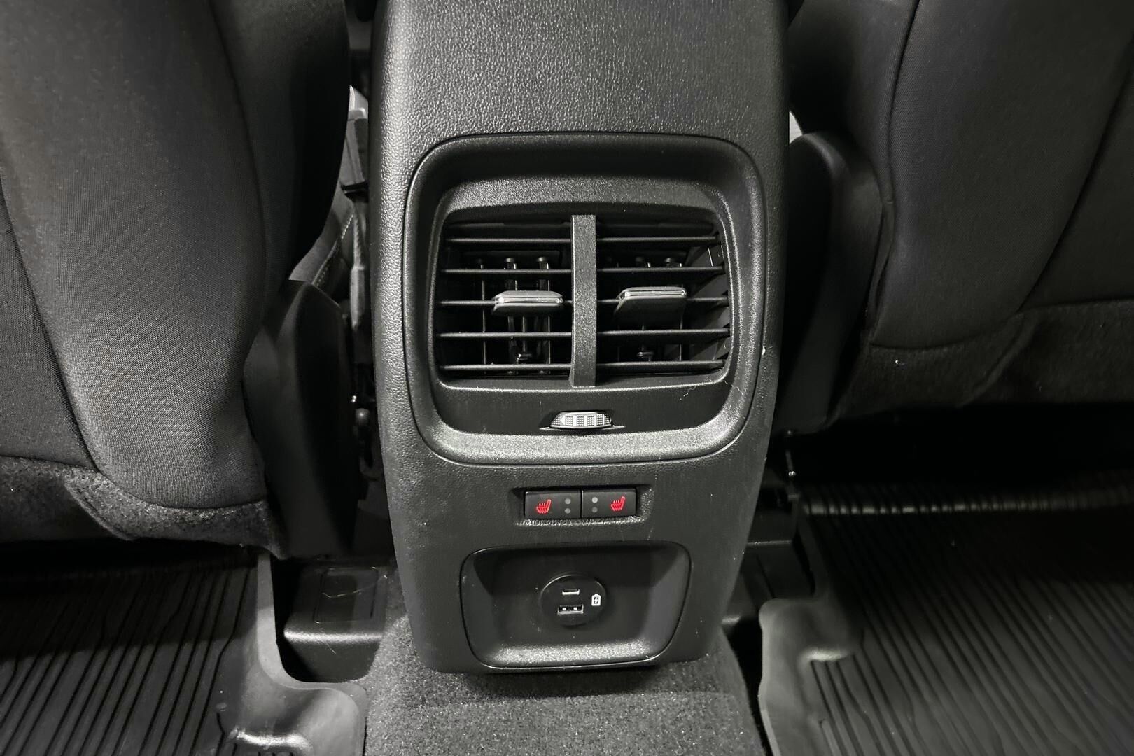 Ford Kuga iso kuva 25