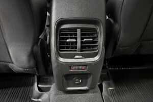 Ford Kuga esikatselu 25