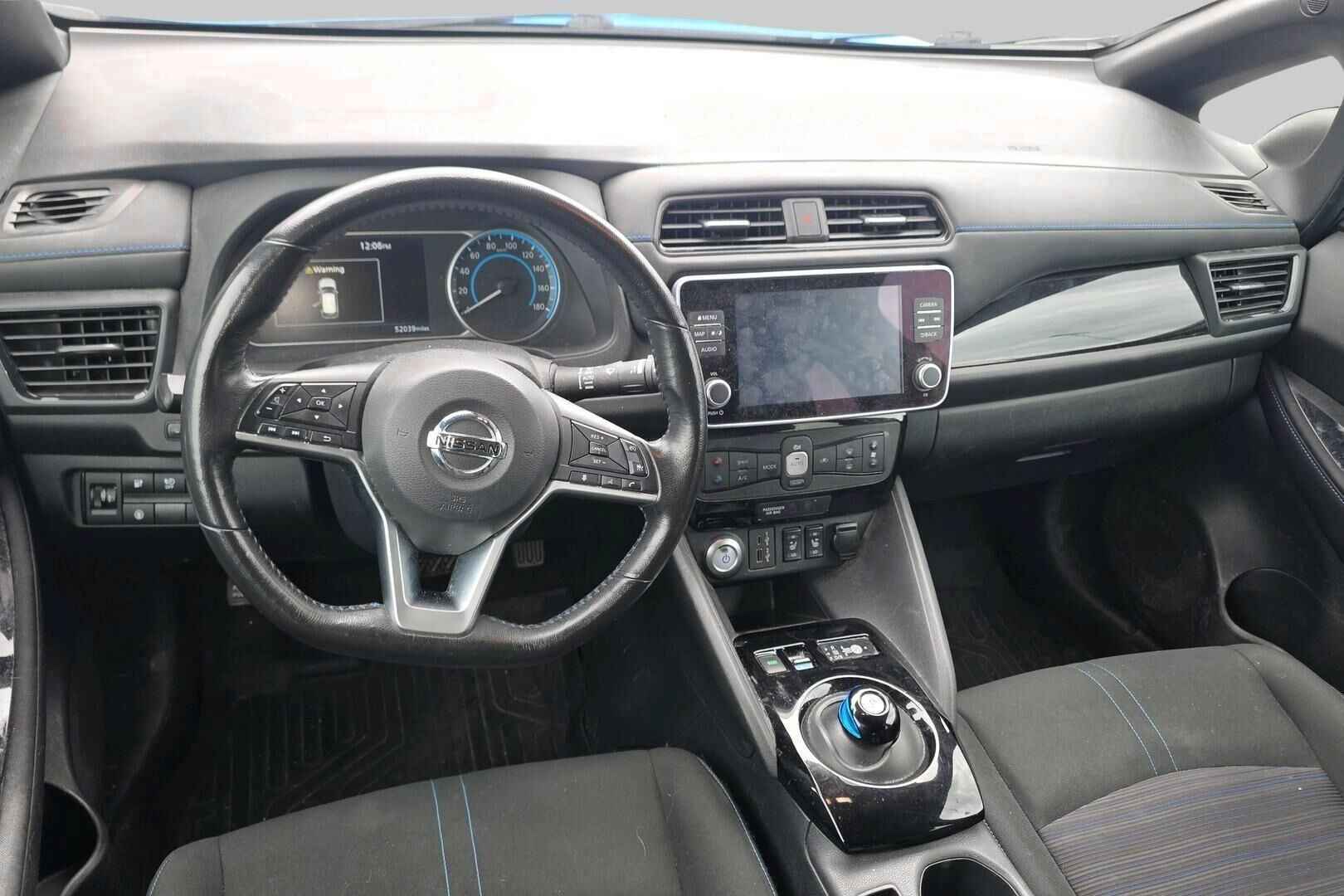 Nissan Leaf iso kuva 2