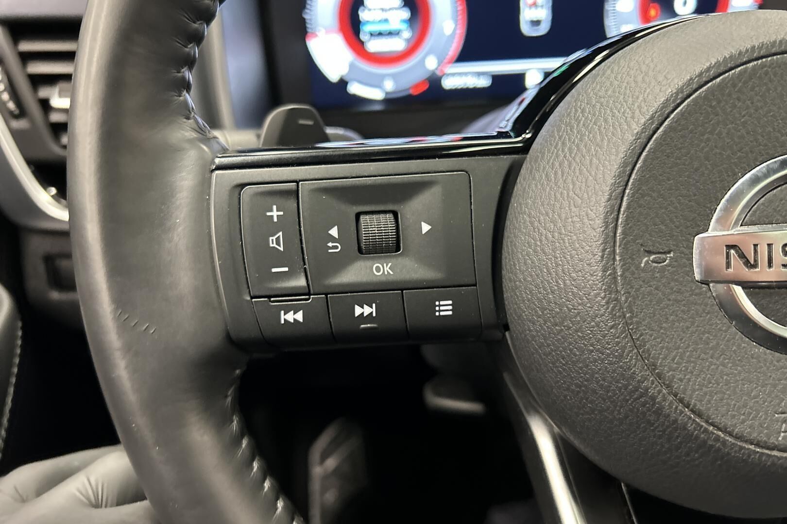 Nissan Qashqai iso kuva 14