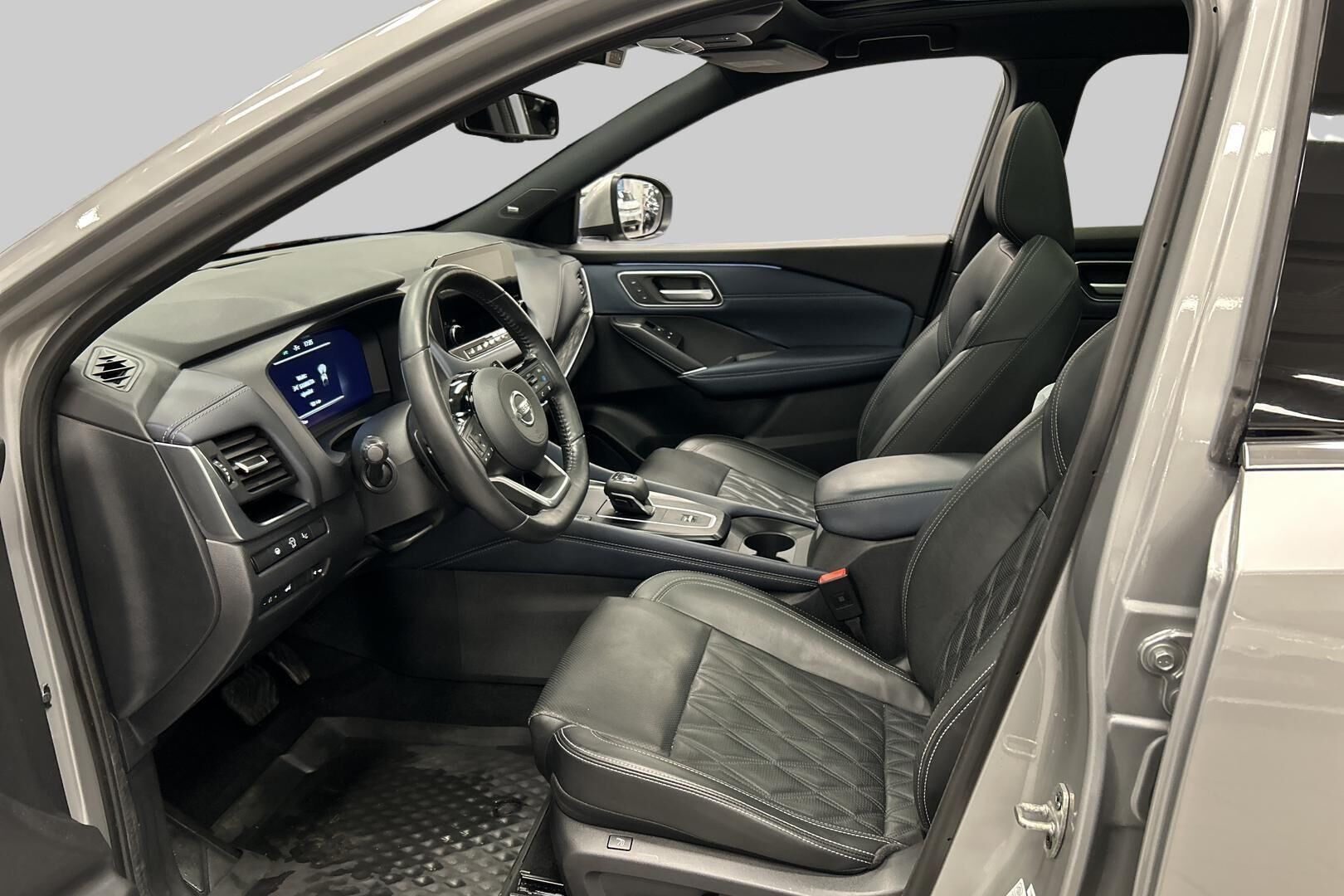 Nissan Qashqai iso kuva 9