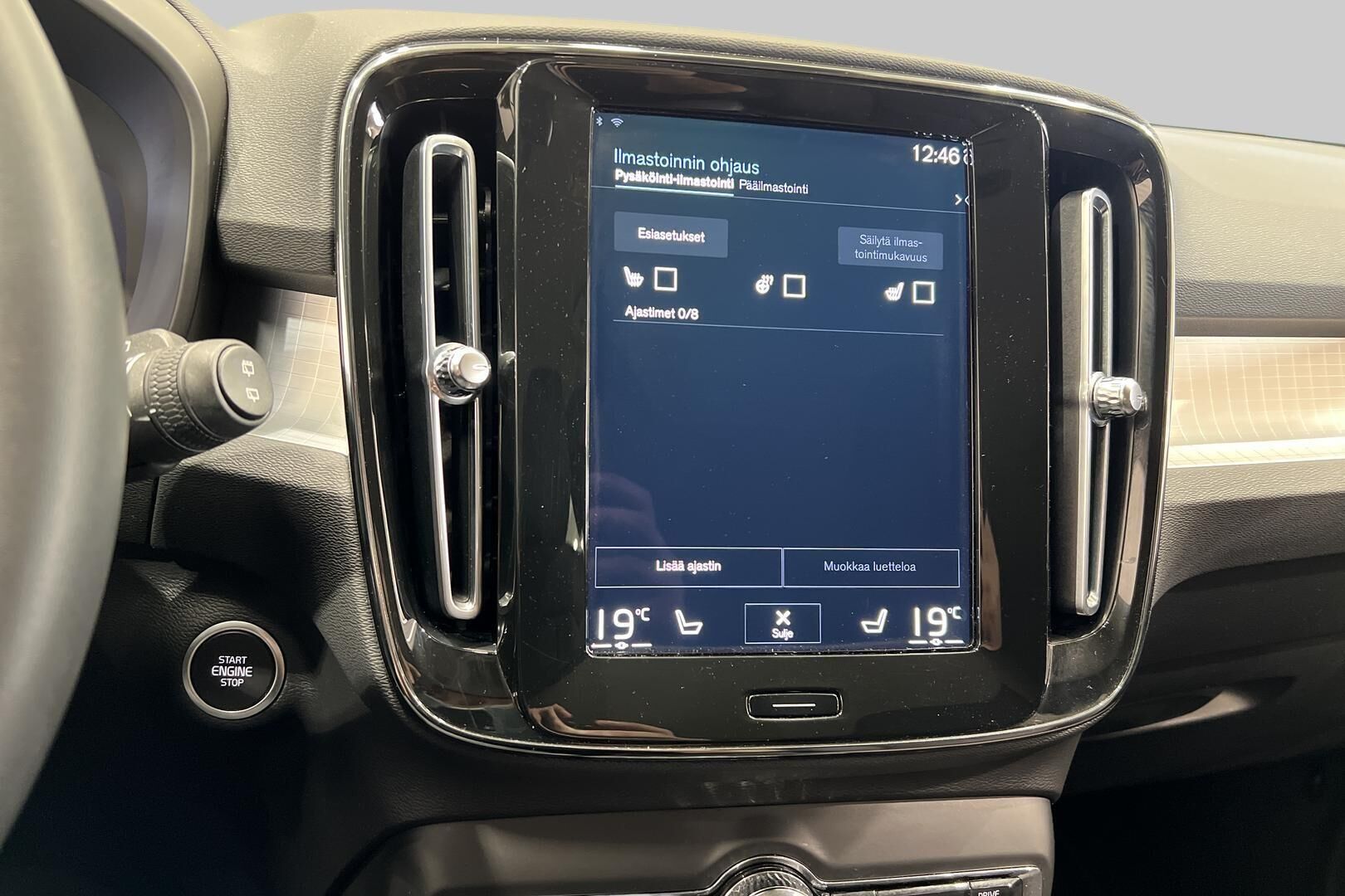 Volvo XC40 iso kuva 18