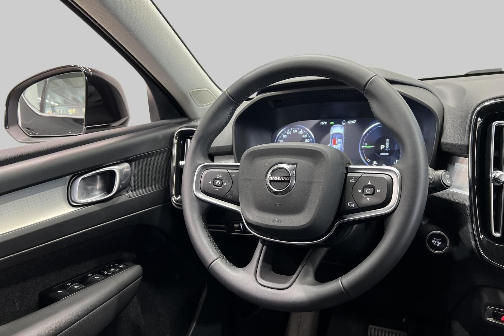 Volvo XC40 iso kuva 31