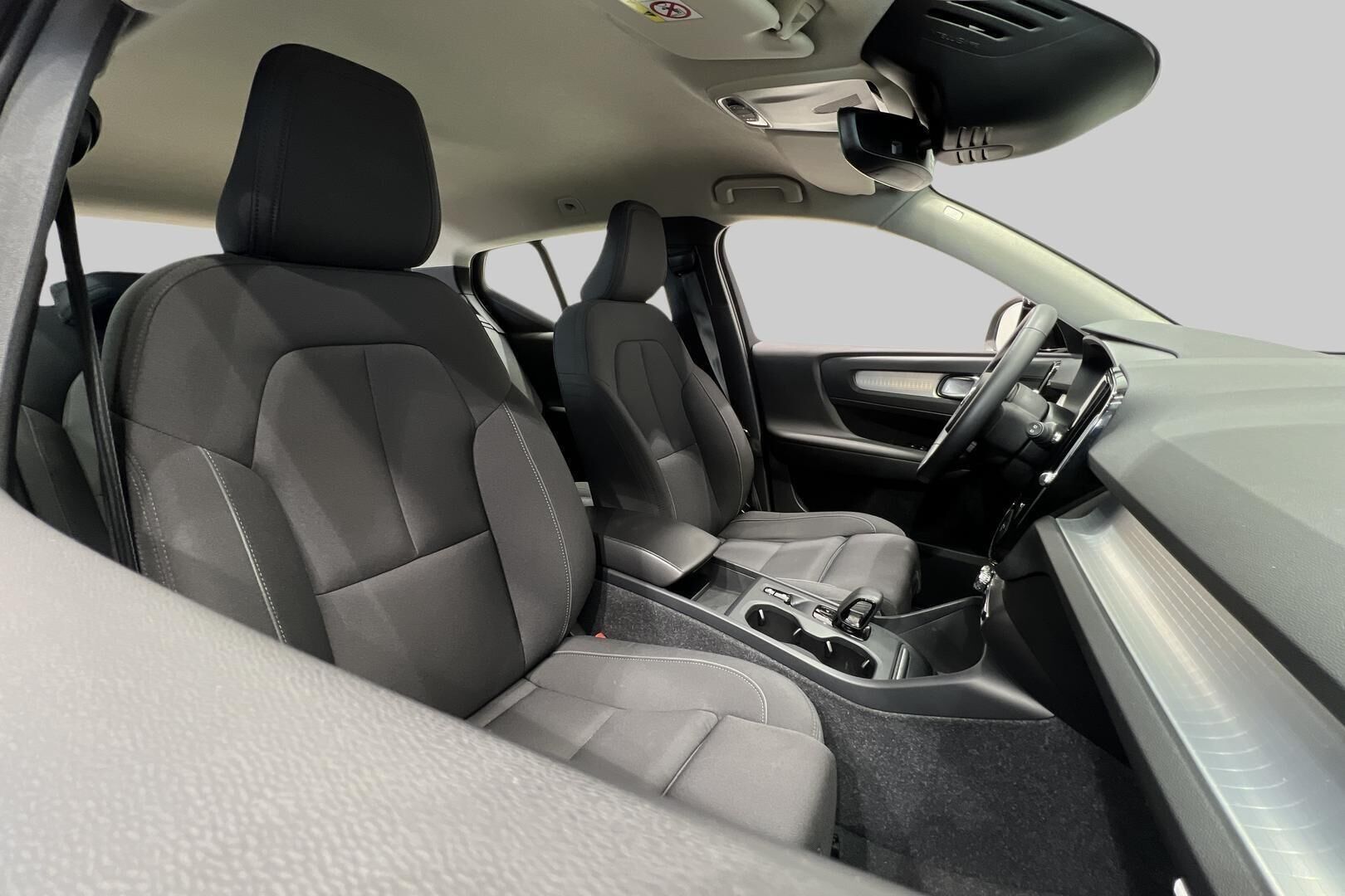 Volvo XC40 iso kuva 34