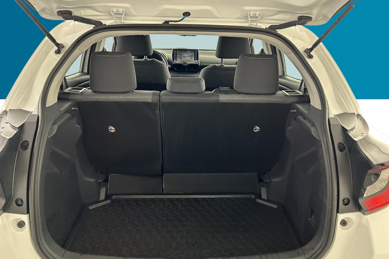 Toyota Yaris iso kuva 12