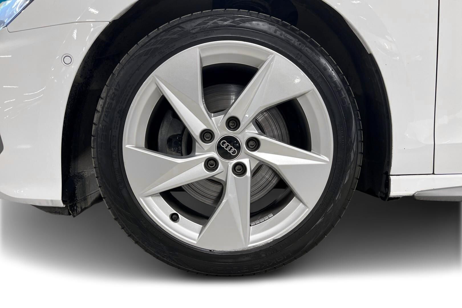 Audi A3 iso kuva 11