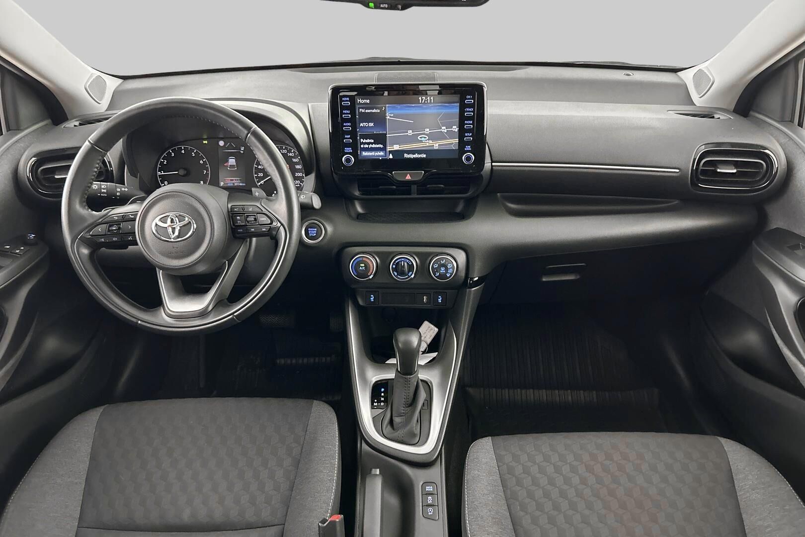 Toyota Yaris iso kuva 11