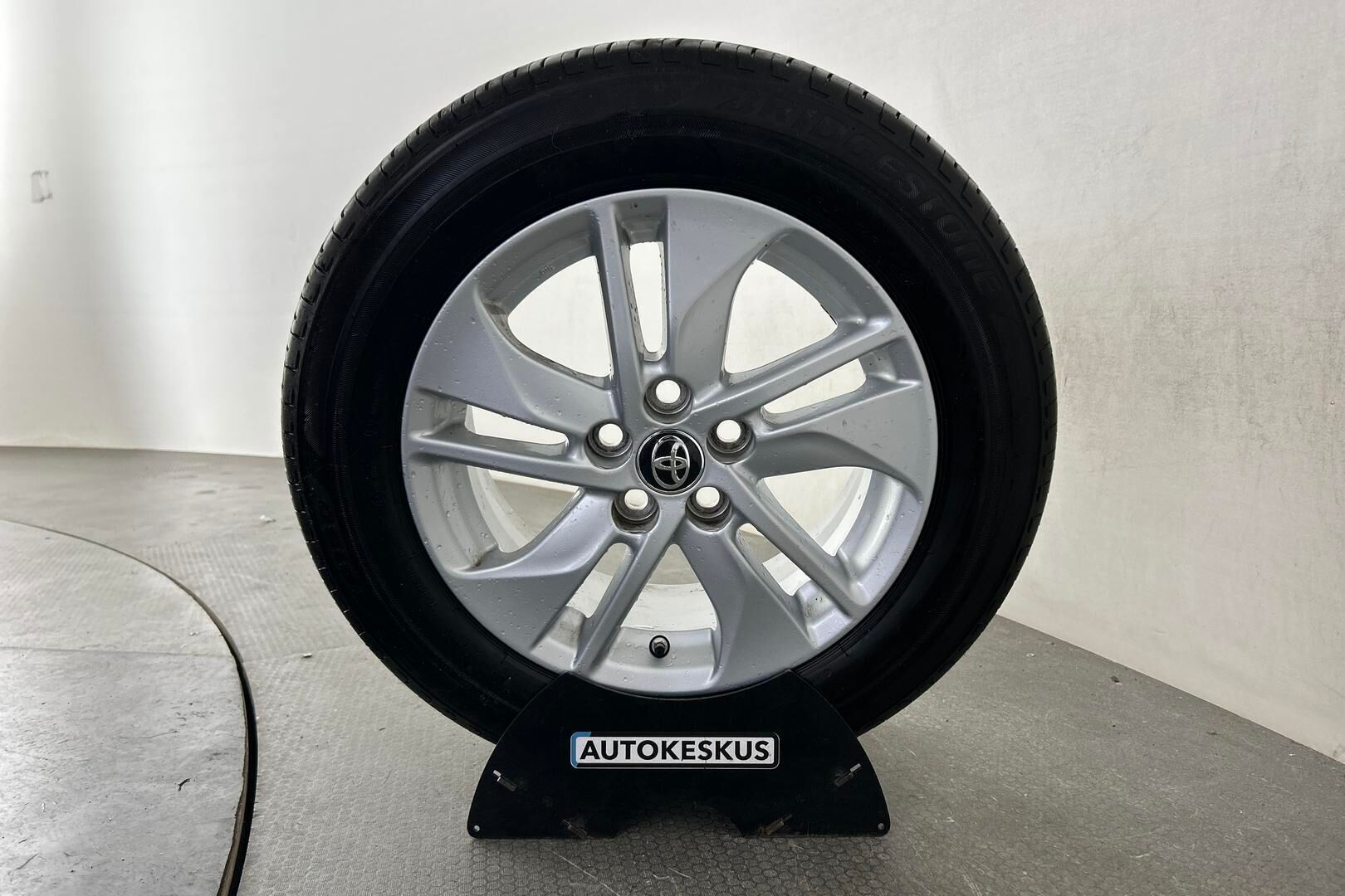 Toyota Yaris iso kuva 30