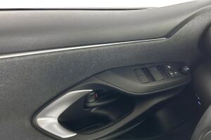 Toyota Yaris esikatselu 19