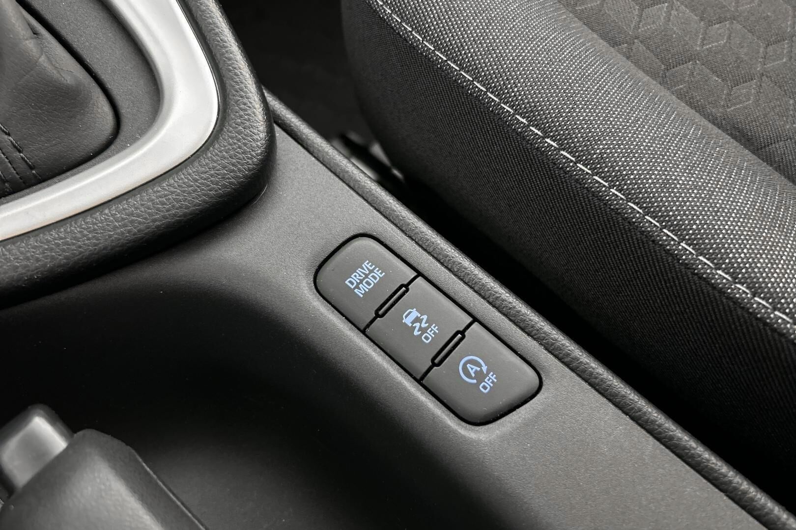 Toyota Yaris iso kuva 28