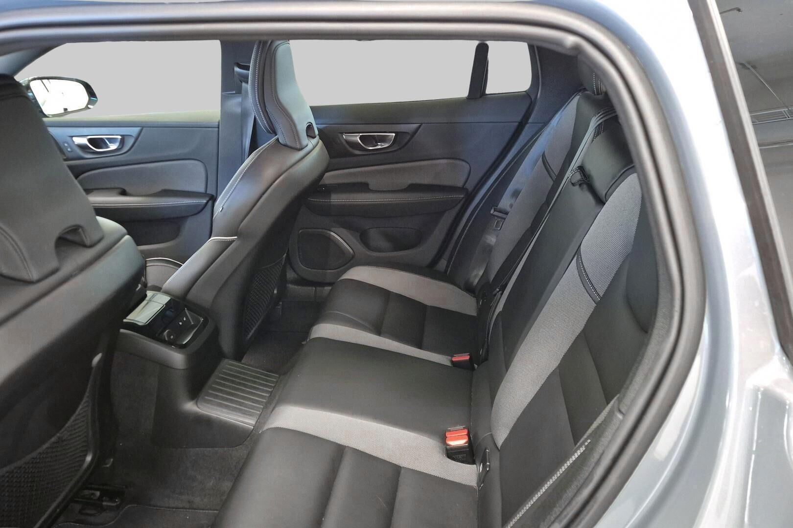 Volvo V60 iso kuva 10