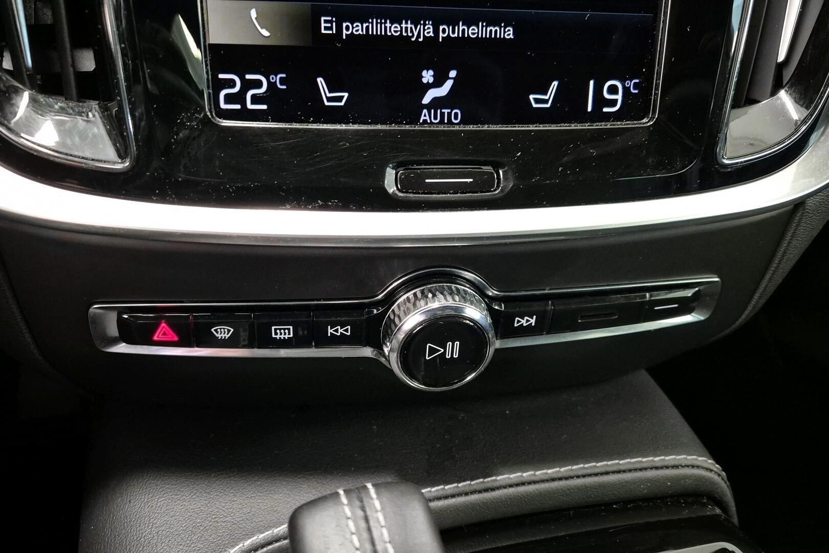 Volvo V60 iso kuva 15