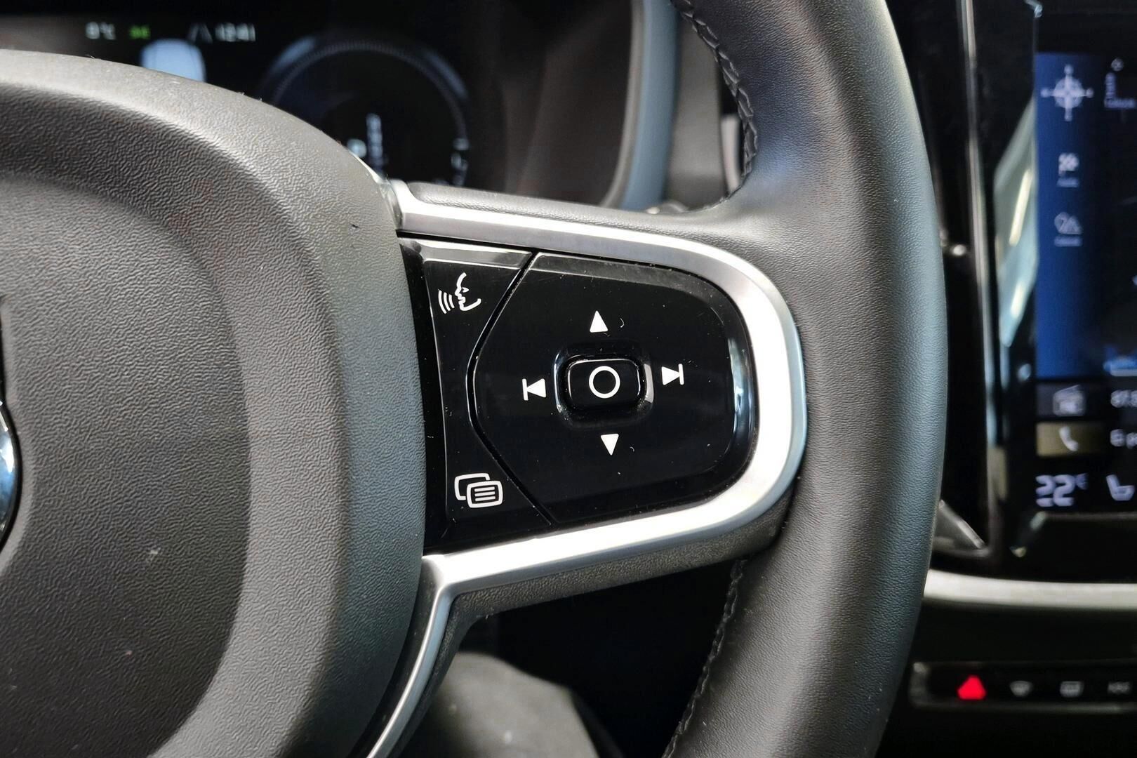 Volvo V60 iso kuva 17