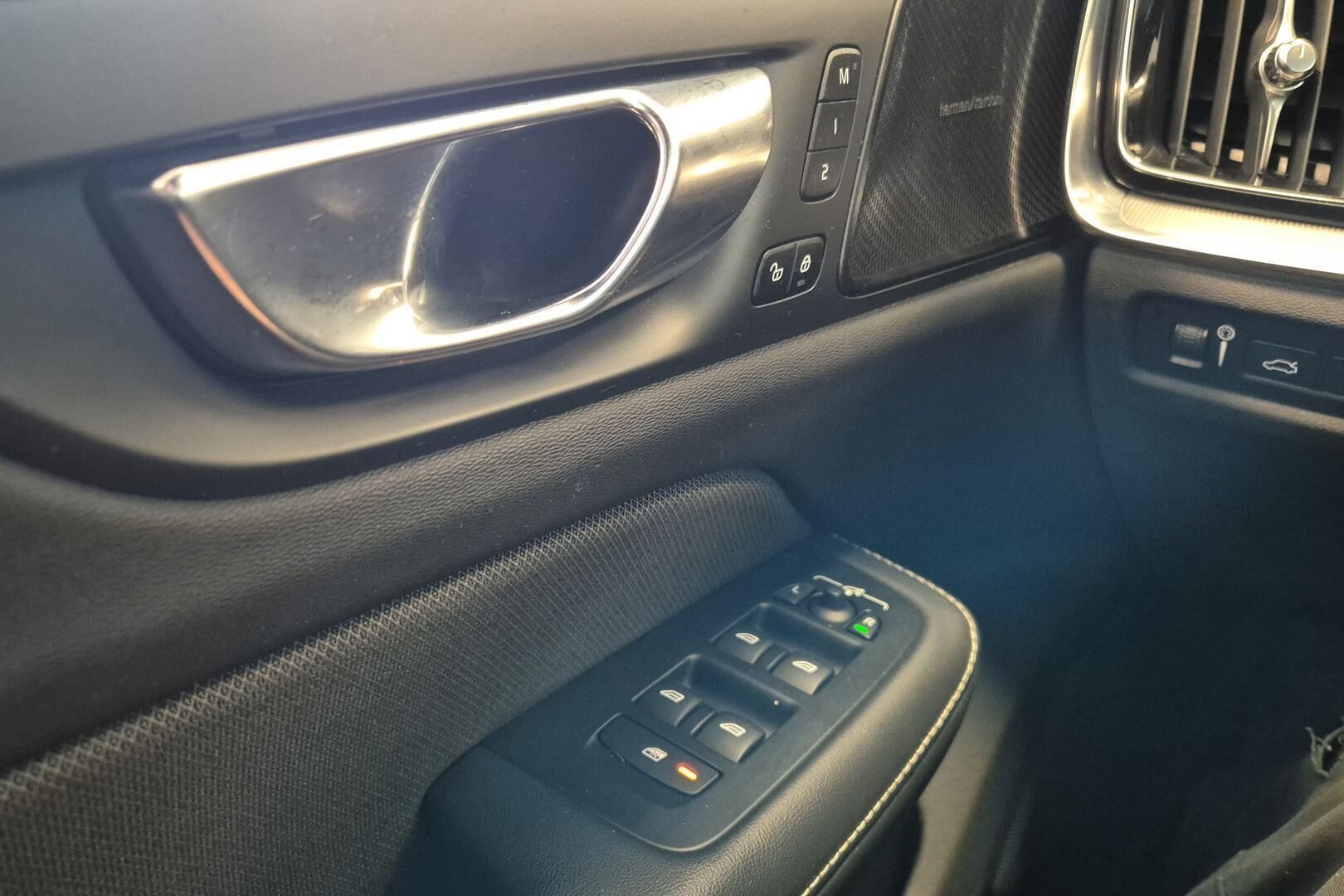 Volvo V60 iso kuva 19