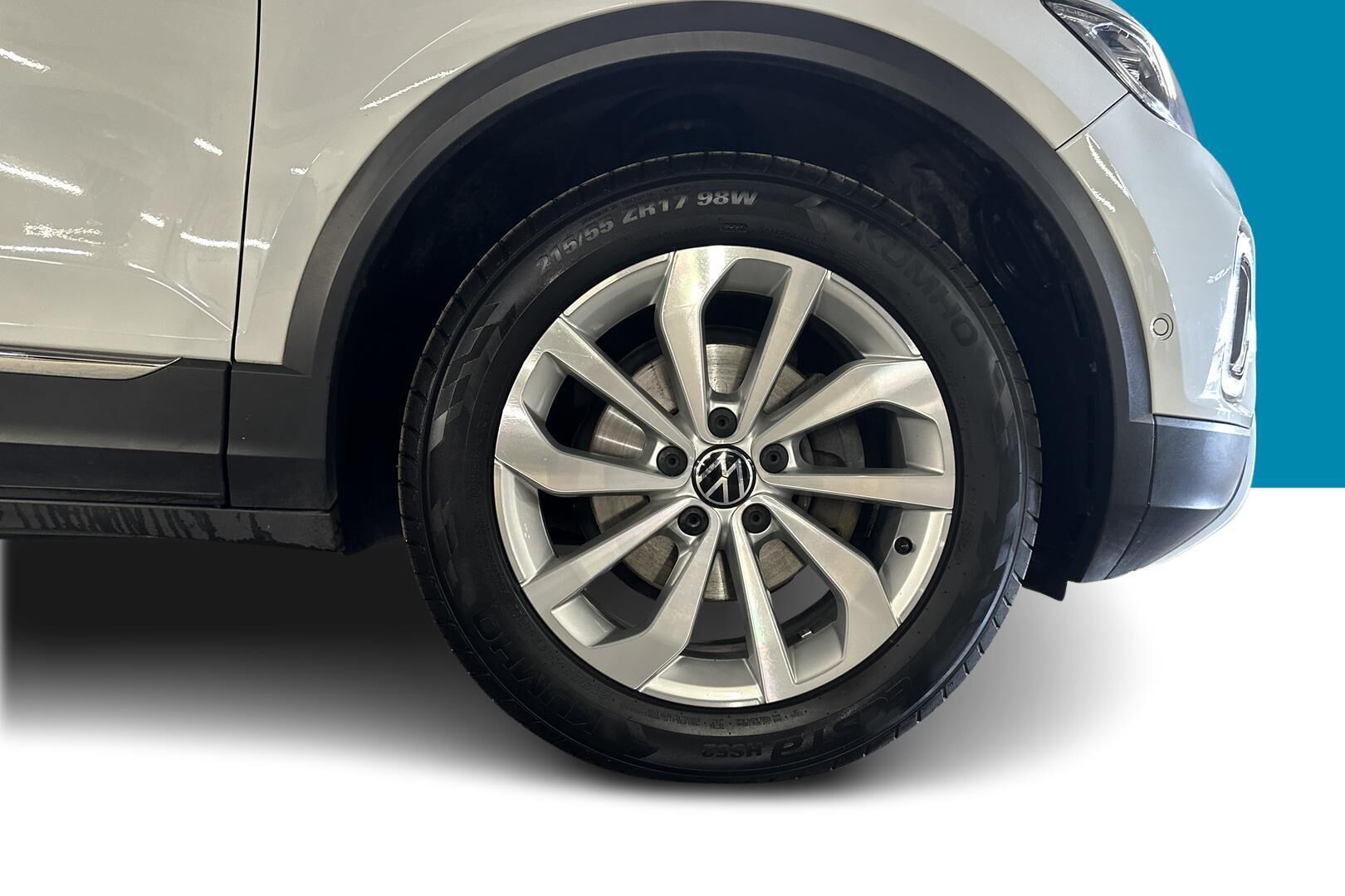Volkswagen T-Roc iso kuva 13