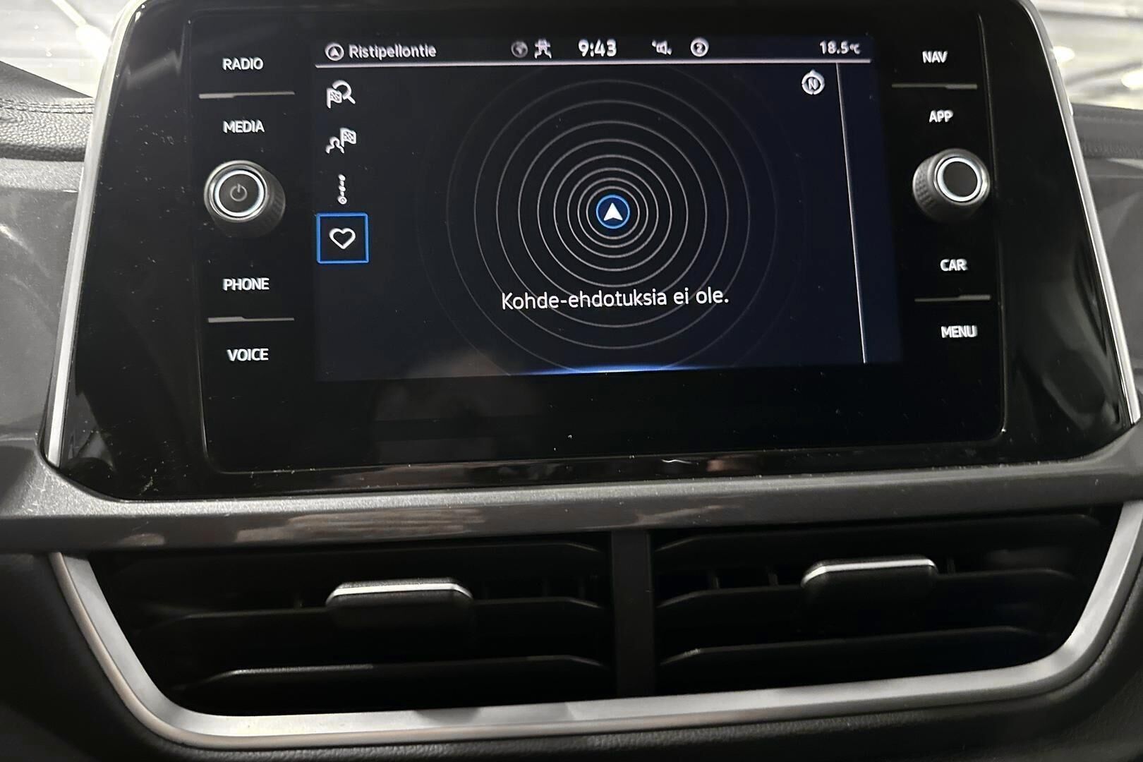 Volkswagen T-Roc iso kuva 15