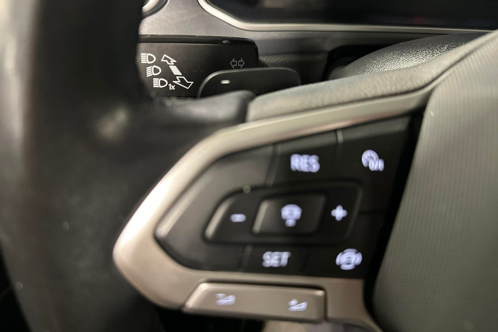 Volkswagen T-Roc iso kuva 24