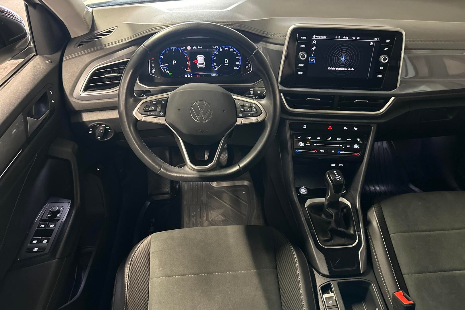 Volkswagen T-Roc iso kuva 31