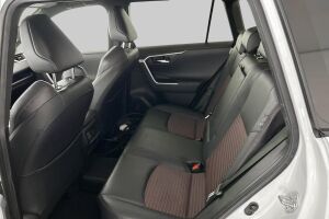 Toyota RAV4 Plug-in esikatselu 10